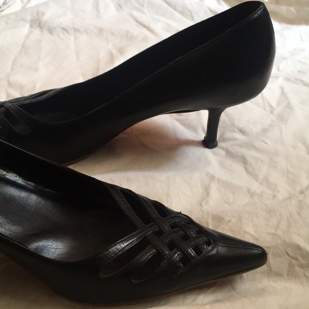 Valentino Garavani black pointed heel